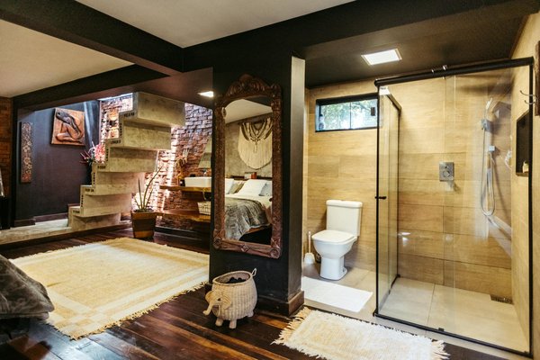 Dunia Tersembunyi: 5 Destinasi Paling Aneh dan Belum Terjamah di Bumi